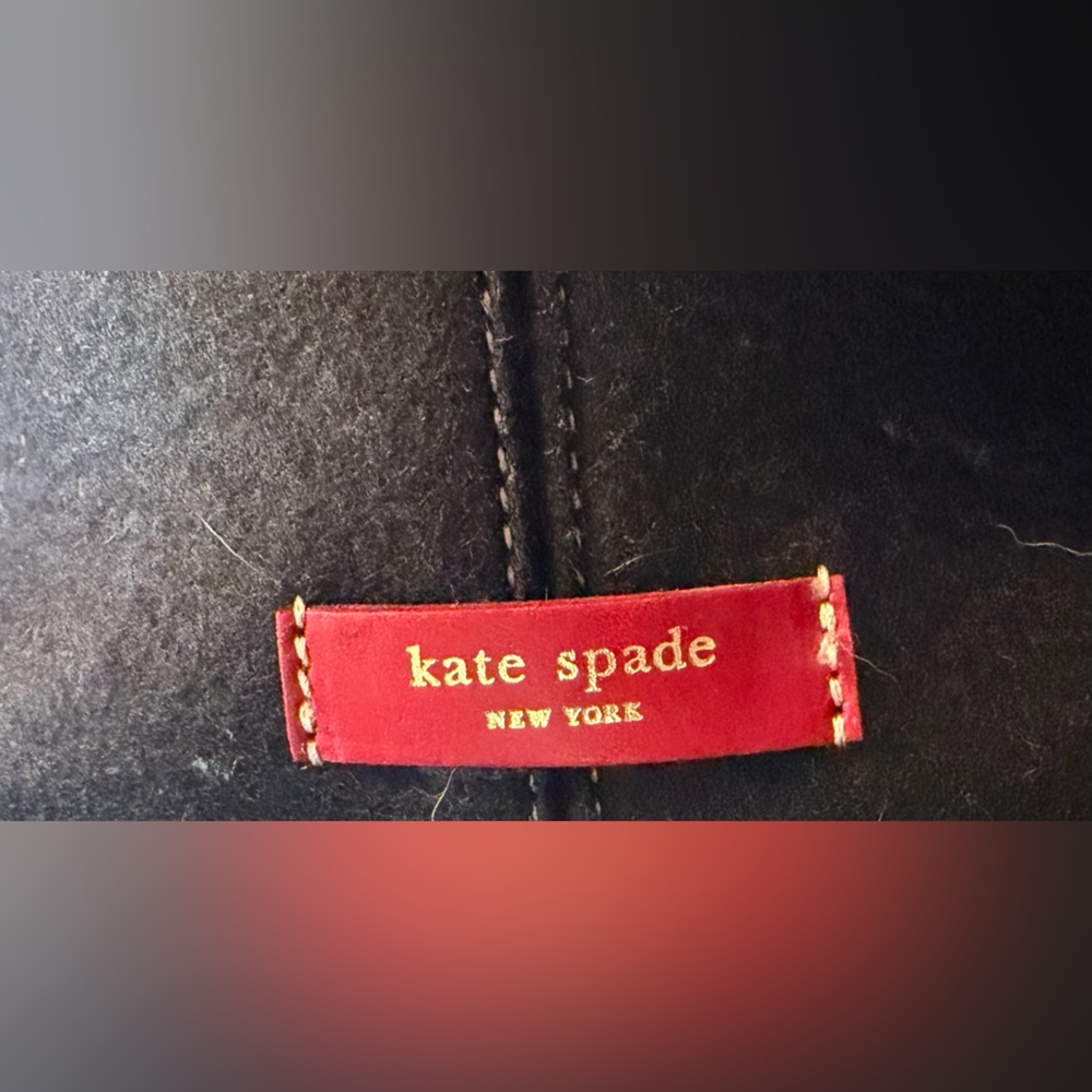 Stylish Black felt Tote Bag with Red Accents - Picture 7 of 8